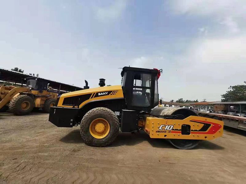 三一壓路機(jī)SSR220AC-8