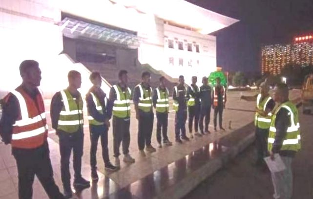 雙節日夜趕進度  政府大院速整修